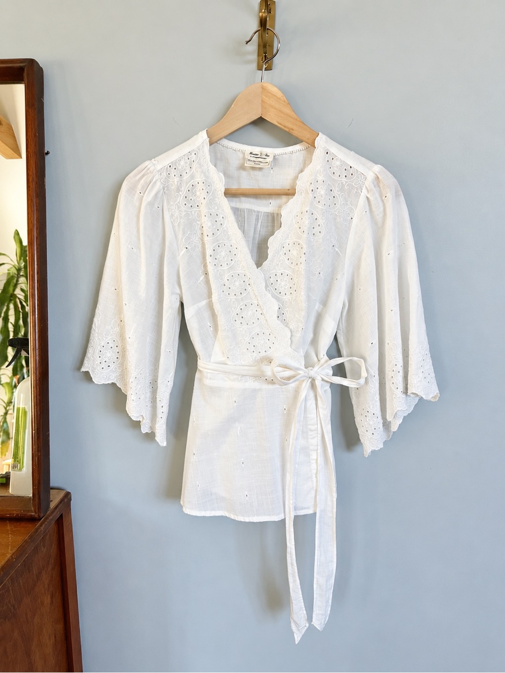 Anthropologie Meadow Rue Loire Wrap Blouse M White Eyelet Embroidered